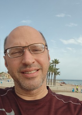 Alex J из Villajoyosa 48 лет
