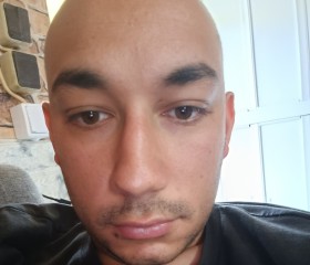 Kostas, 20, Artemida