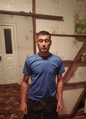 Макс, 29, Україна, Старобільськ