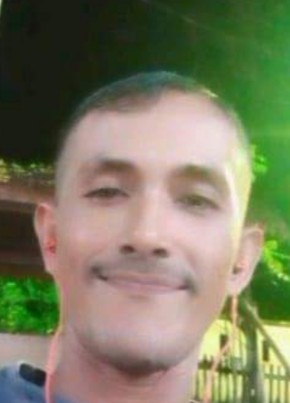 Muzakir, 40, Indonesia, Reuleuet