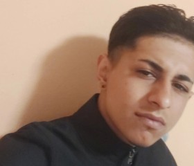 Viktor, 18, Pecs