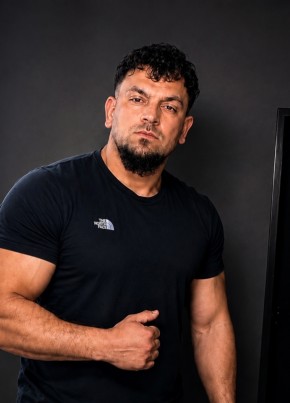 Marius из Mizil 26 лет