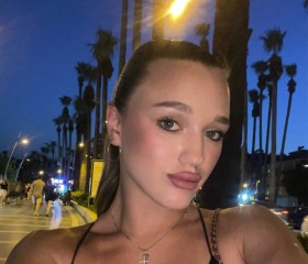 Nadya, 22, Amsterdam