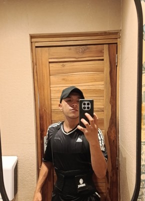 Estiben из Ibagué 22 года