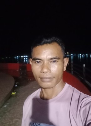 Putra marewo, 40, Indonesia, Sampit