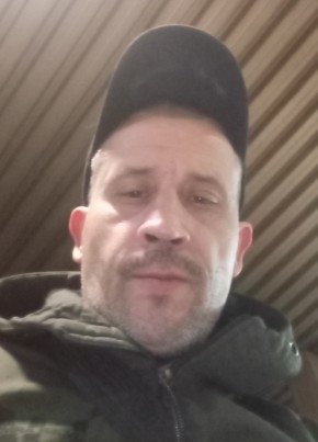Антон из Екатеринбурга 42 года