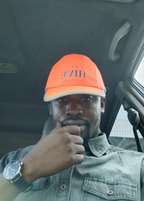 Kouadio из Abidjan 32 года