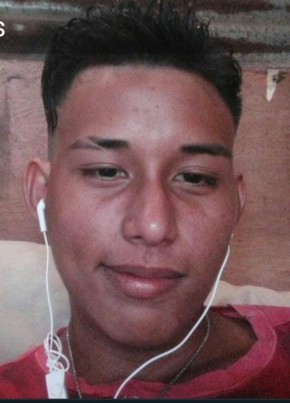 Carlos, 19, República de Costa Rica, San José (San José)