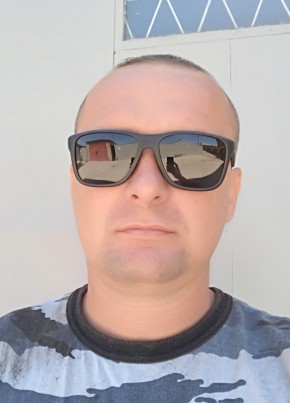 Александр, 42, Россия, Симферополь