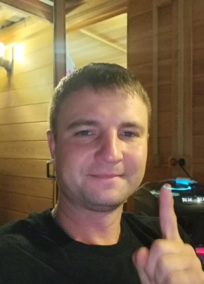 Роман из Москвы 32 года