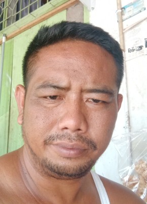 Anto, 40, Indonesia, Balaipungut