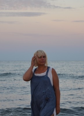 Валерия, 55, Россия, Кострома