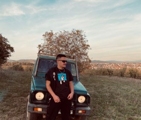 Arlind, 21, Suva Reka