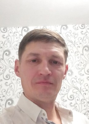 Максим из Казани 48 лет