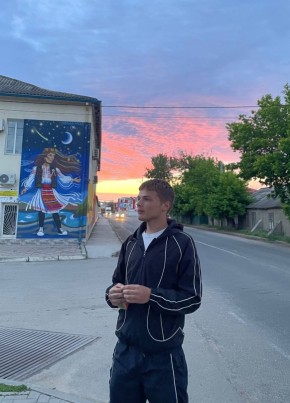 Денис Савицкий из Chişinău 19 лет