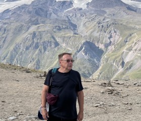 Vladislav, 67, Moscow