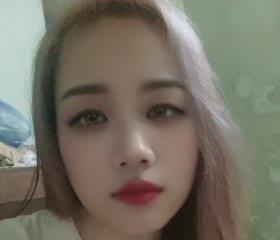huong, 42, Hanoi
