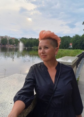 Elena, 47, Russia, Kaliningrad
