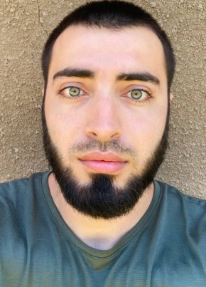 Адам из Махачкалы 25 лет