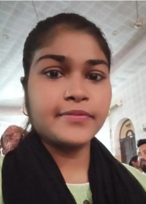 Komal Nishad IHM, 26, India, Raipur (Chhattisgarh)