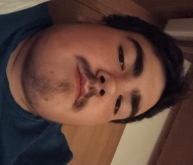 Julian, 18, Graz