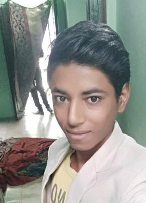 RAHUL RAJPUT, 20, India, Indore