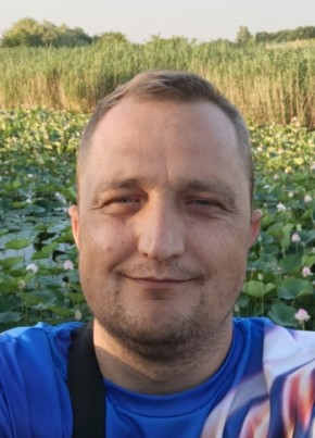 Юрий из Старонижестеблиевскаи 37 лет