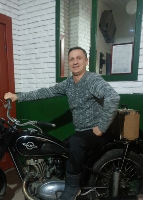 Павел из Барнаула 48 лет