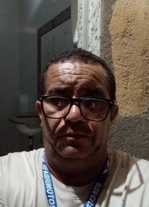 Sidney Adriano из Timóteo 48 лет