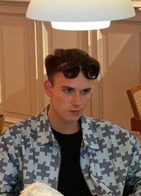 Максим из Москвы 27 лет