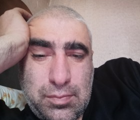 Leo, 36, Gori