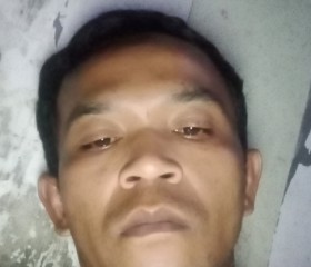 Iyon saputra, 18 лет, Kabupaten Malang