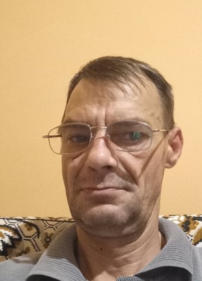 Gabriel, 51, Romania, București