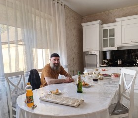 Giri, 47, Nesterovskaya