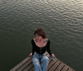 Sasha, 24, Usa River