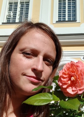 Olga, 36, Russia, Saint Petersburg