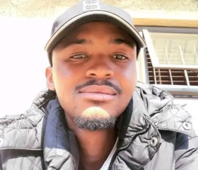 Kamogelo, 24, Johannesburg