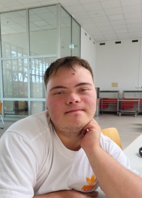 Anthony frollow из Bremen 19 лет