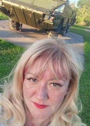 Лисица из Энгельса 41 год