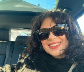 Adélaïde Monssot, 40, Paris