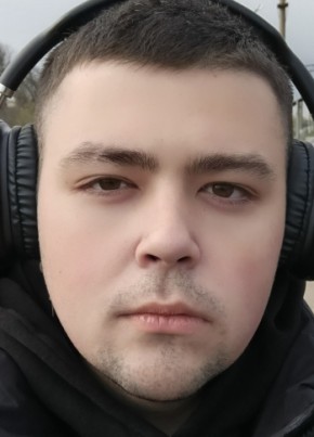 Максим из Воронежа 18 лет
