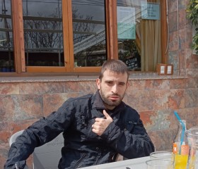 Abraham, 31, Granada