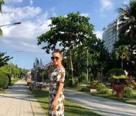 Olga, 46, Vienna