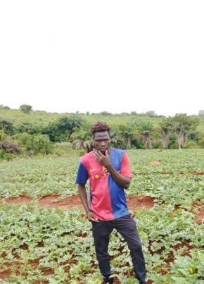 uyy из Yaoundé 69 лет