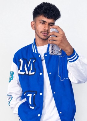 Danu из ෙකාළඹ 18 лет
