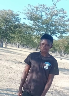 Johannes из Windhoek 19 лет