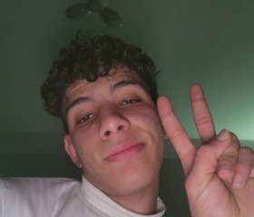 Ali abd Elmonsif, 18, Cairo