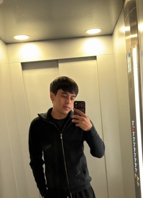 Азиз из Singapore 22 года