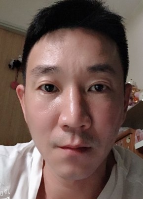 陈偉, 43, 中华人民共和国, 香港