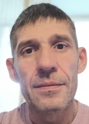 Роман из Омска 46 лет